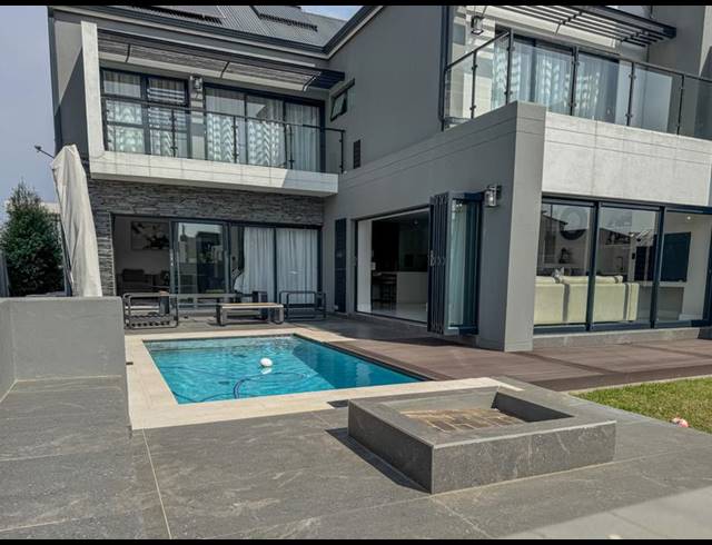 4 BEDROOM HOUSE FOR SALE IN MIDSTREAM HEIGHTS